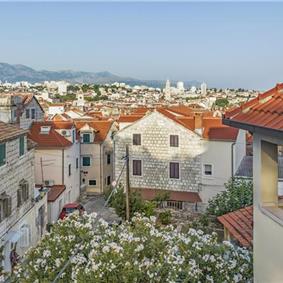 4-5 bedroom villa with Split City and Sea Views sleeps 8-10